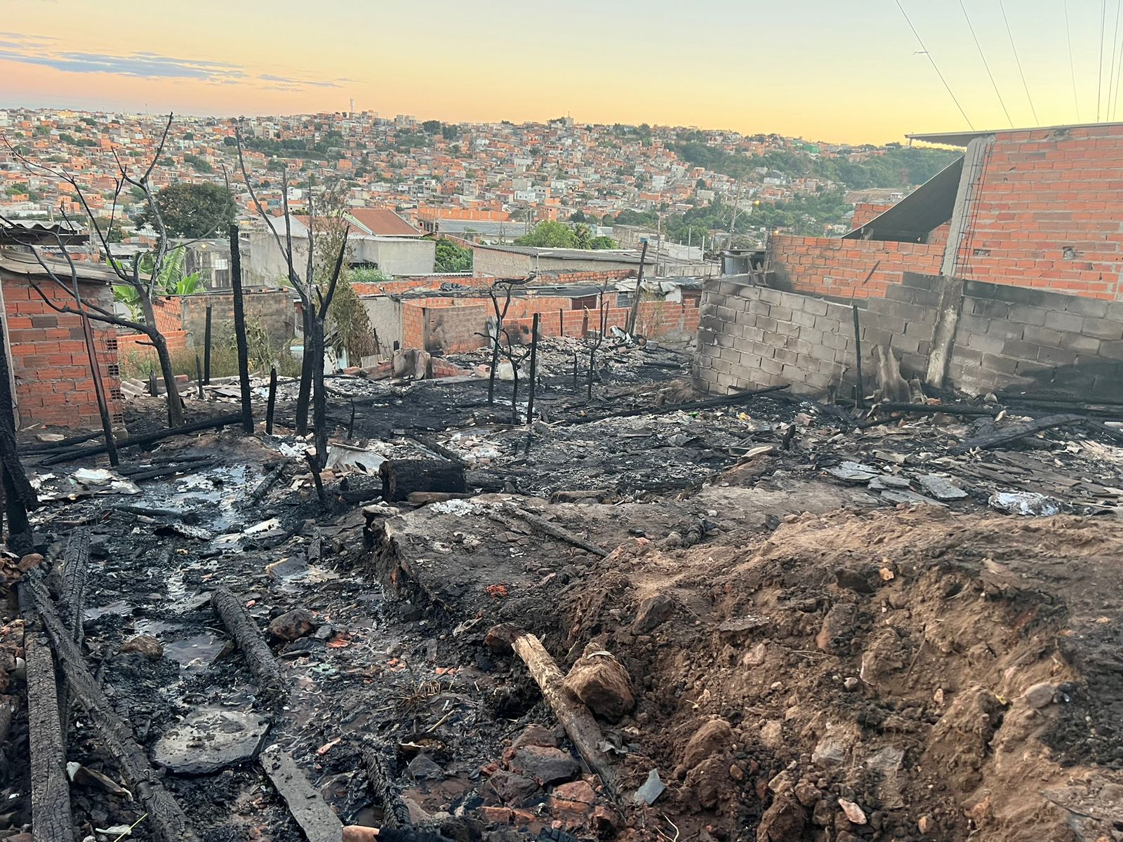 Associação de Moradores pede doações às vítimas de incêndio em Campinas 