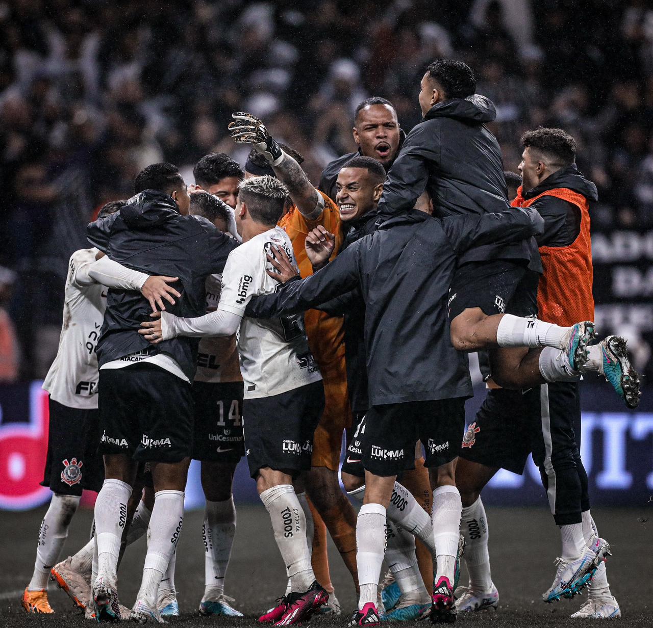 Após vitória, Luxemburgo aumenta o tom e diz “Corinthians não está morto nunca”