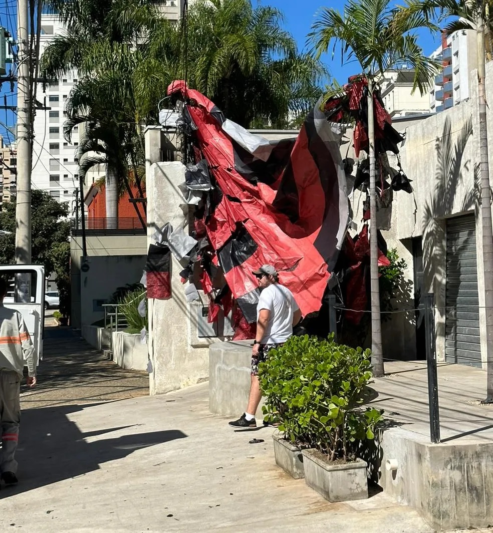 Balão cai em prédio do bairro Cambuí, em Campinas