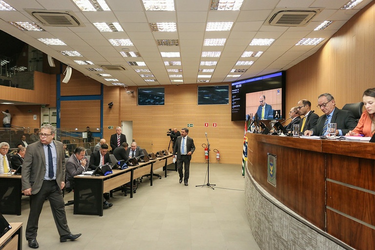 Câmara discute projeto que obriga ‘conferência’ dos radares em Campinas