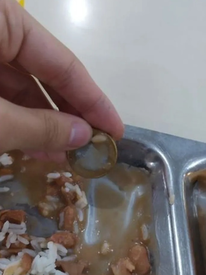 De novo: estudante da Unicamp encontra moeda no bandejão