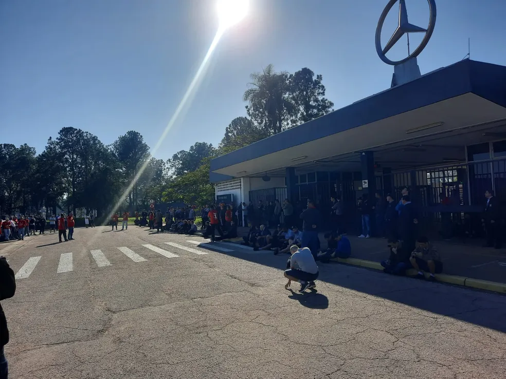 Mercedes-Benz vai terceirizar operação em Campinas no ano que vem