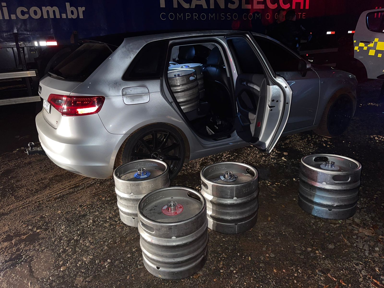 Três são presos furtando barris de chopp de caminhão em Mogi Mirim; um deles era o próprio motorista