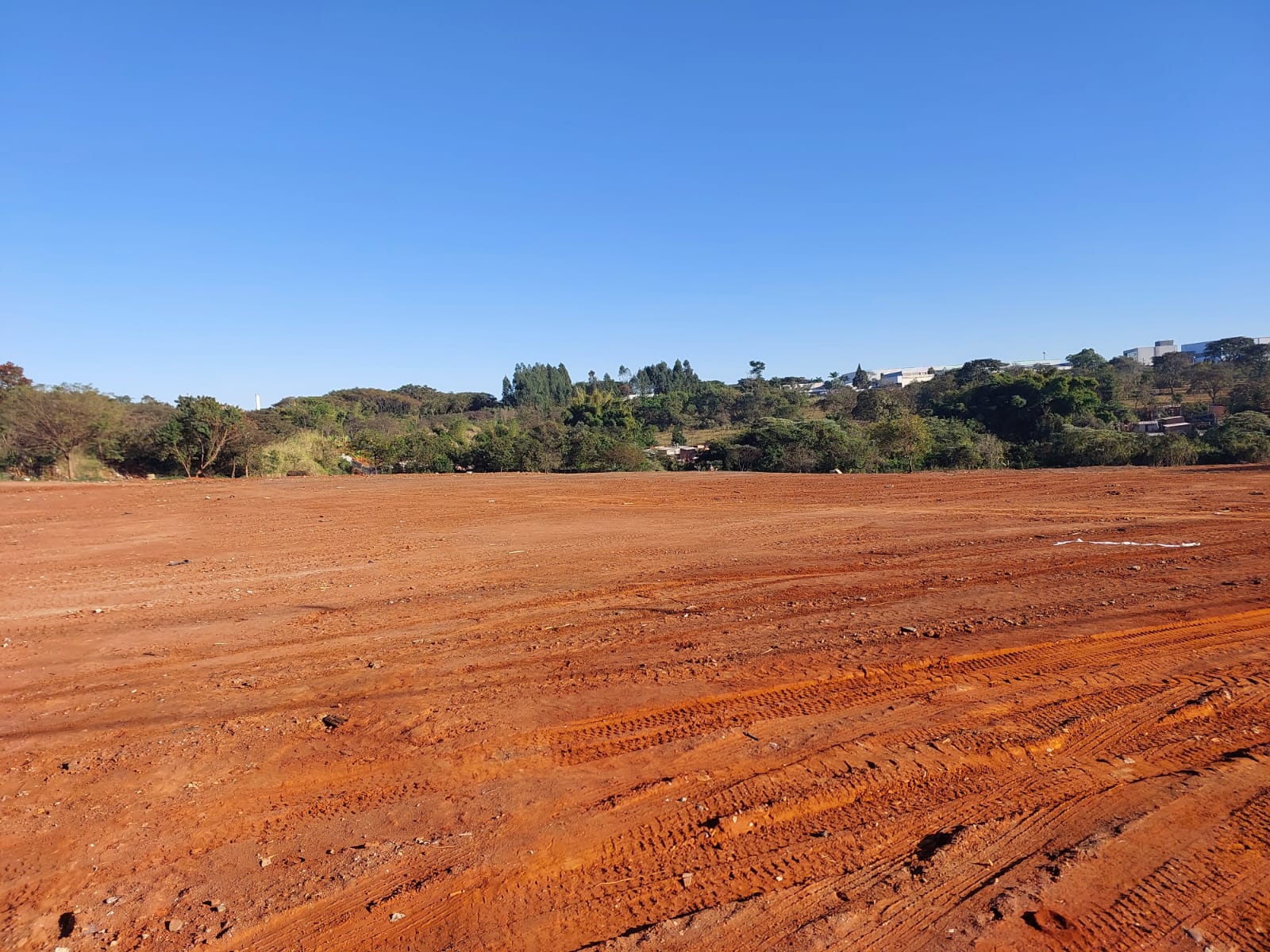 Moradores da Vila Paula contratam loteadora para agilizar regularização