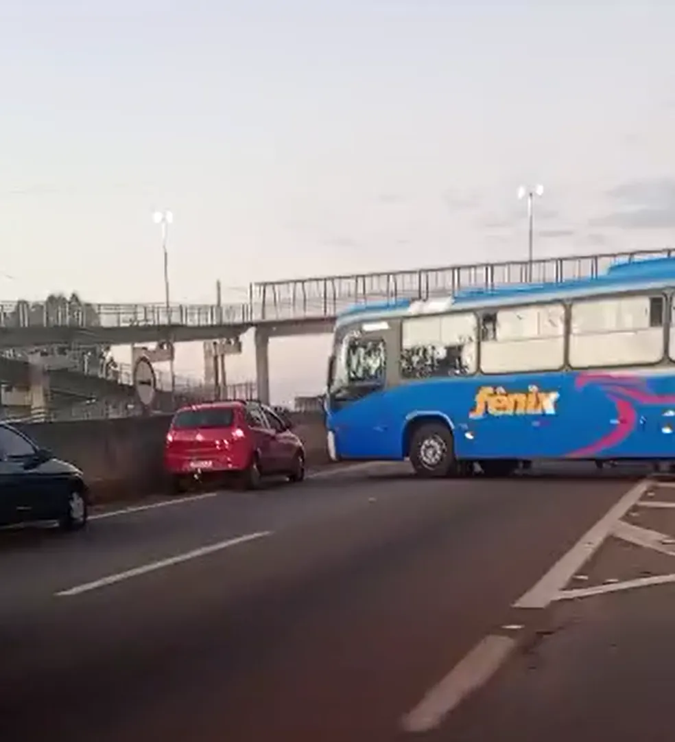 Motorista de ônibus é esfaqueado durante assalto em Mogi Guaçu