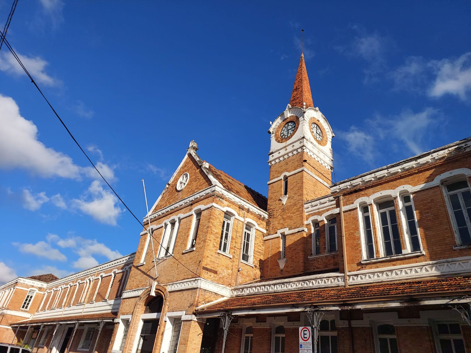 Recuperação do prédio da Oficina de Locomotivas está na fase final