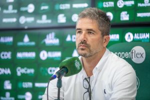 Rodrigo Pastana deixa o Guarani após sequência ruim do time na Série B