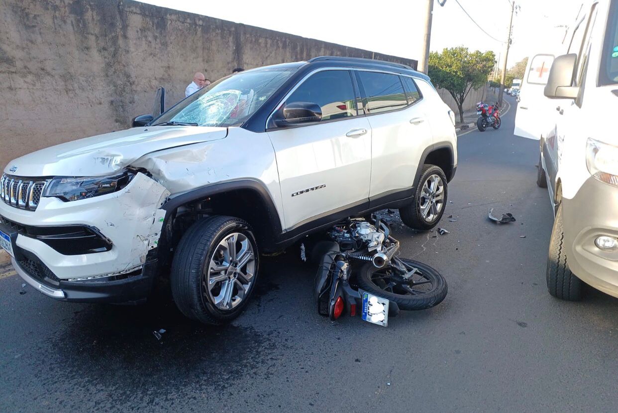 Acidente em Jaguariúna deixa jovem ferido