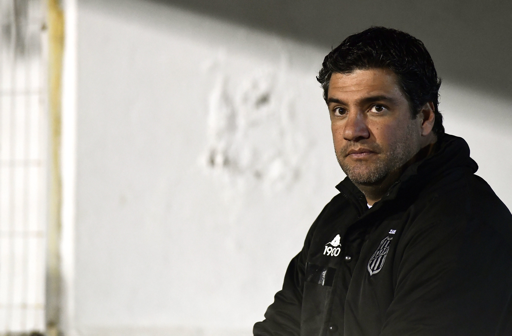 Após saída de Felipe Moreira, diretoria da Ponte Preta busca novo treinador