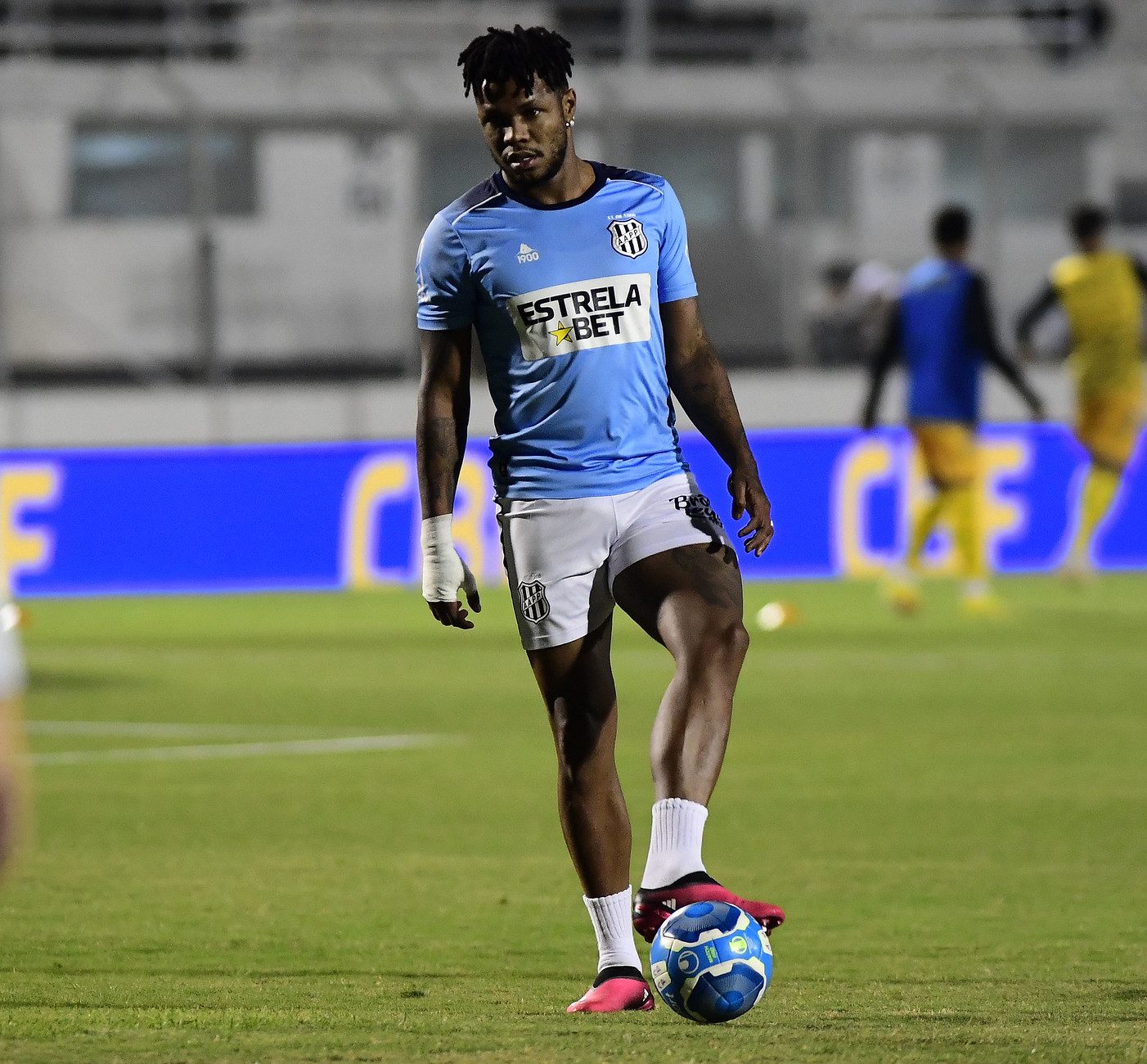 Com proposta do exterior, Matheus Jesus pode deixar a Ponte Preta