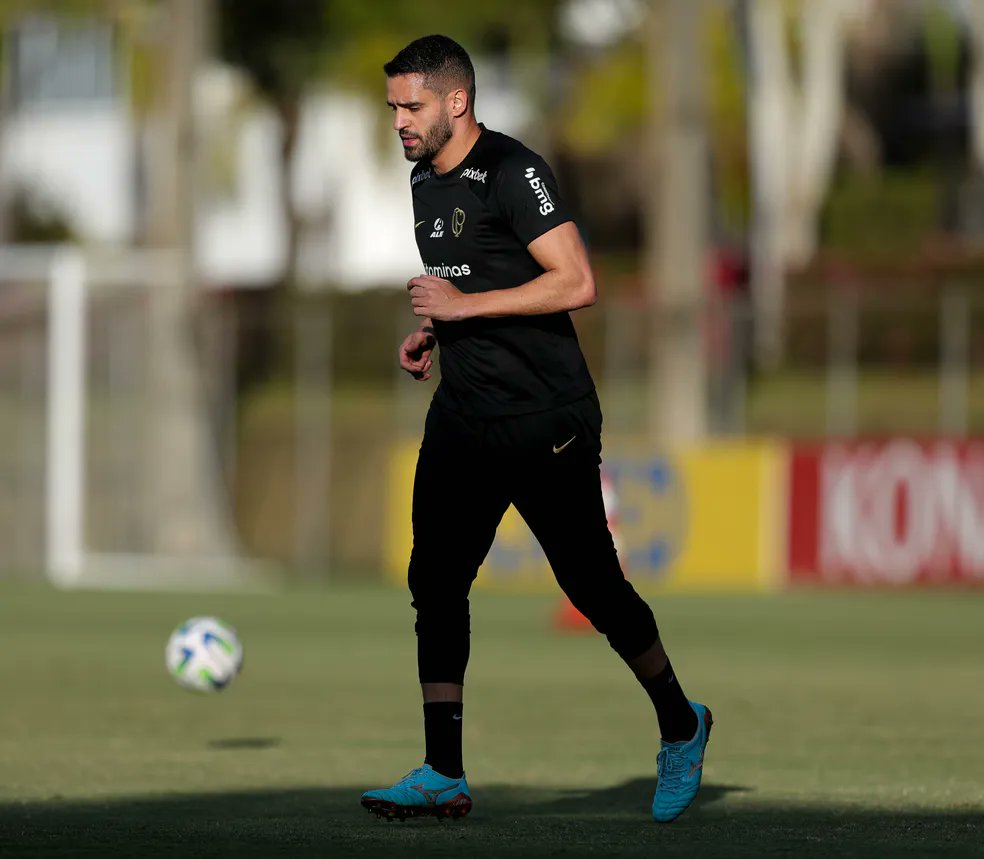 Corinthians pode ter Renato Augusto em jogo contra o Galo