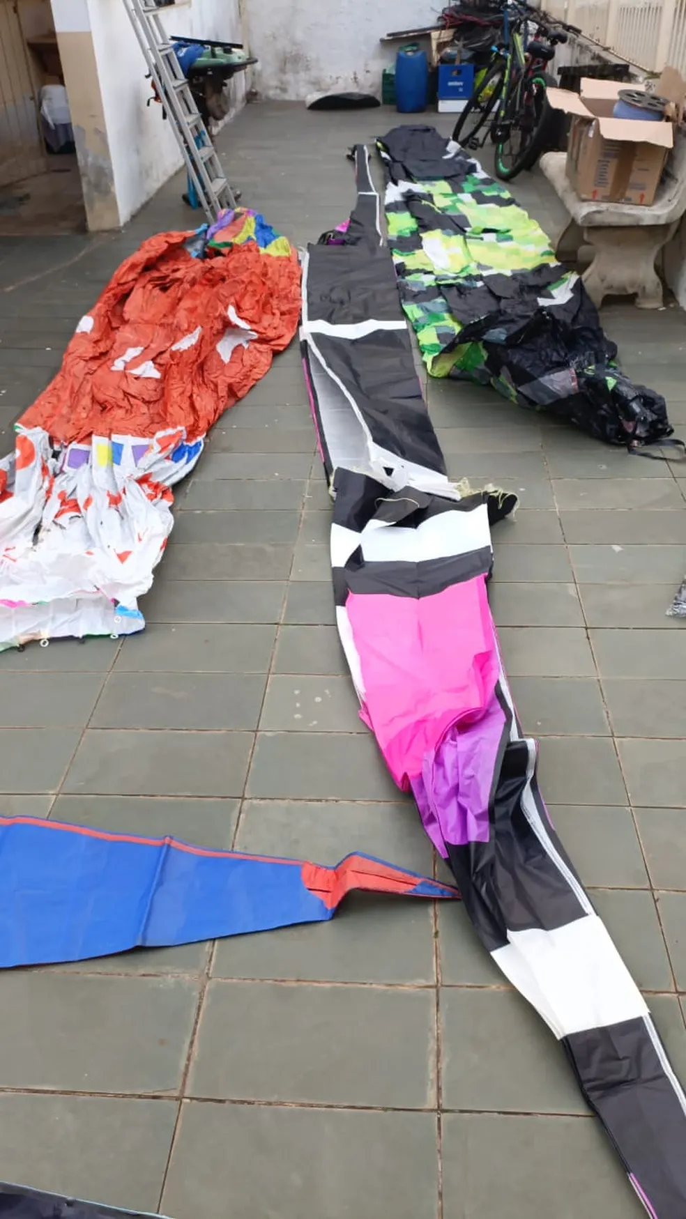 Fábrica de balões é fechada pela Polícia Civil no São Bento, em Campinas