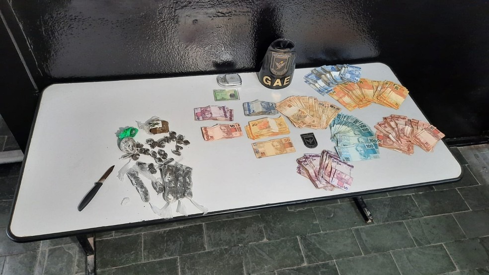 GM encontra criança deixada sozinha em casa com drogas em Campinas