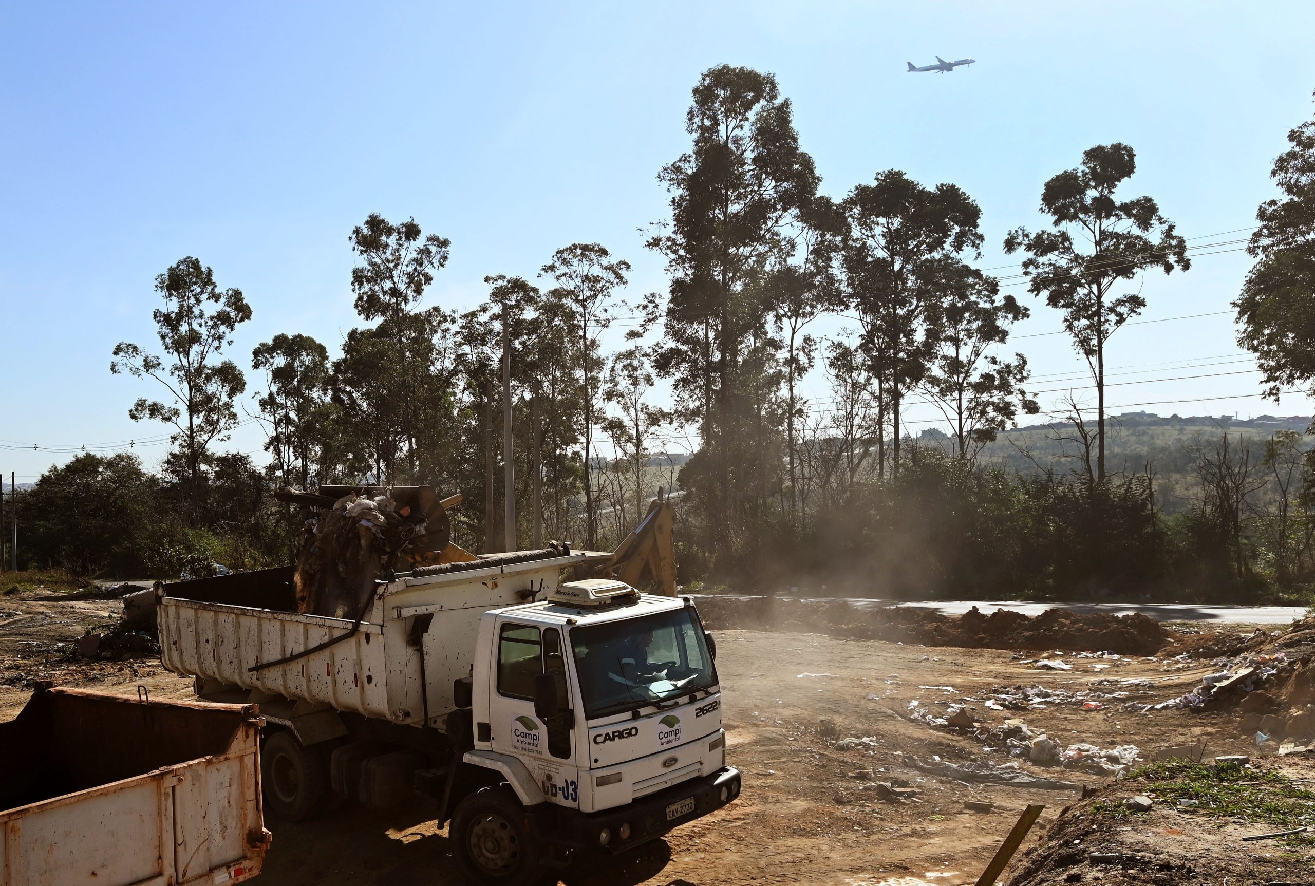 Prefeitura coleta 2,6 mil toneladas de lixo no entorno de Viracopos