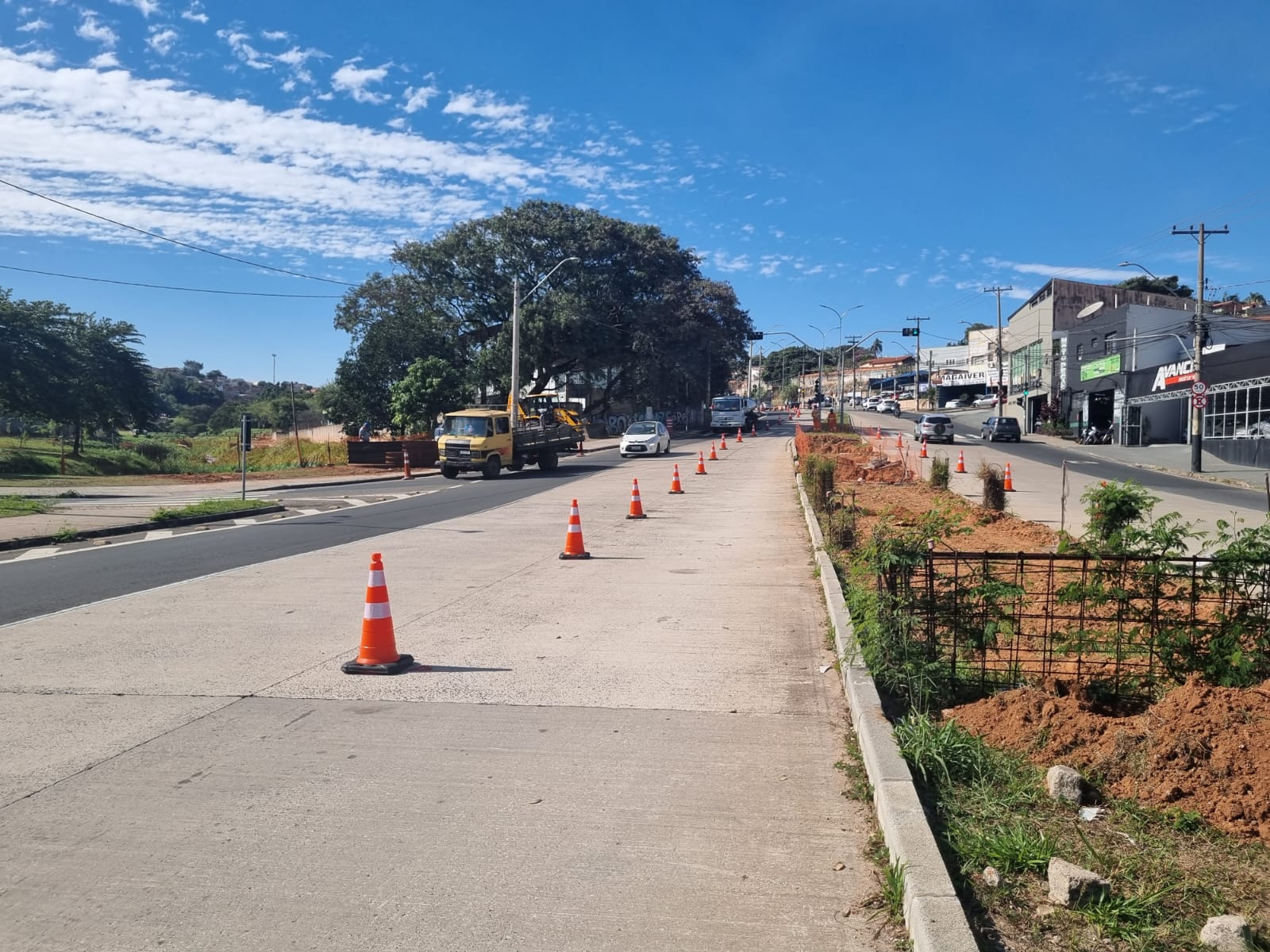 Obras do BRT são retomadas na Avenida Ruy Rodrigues