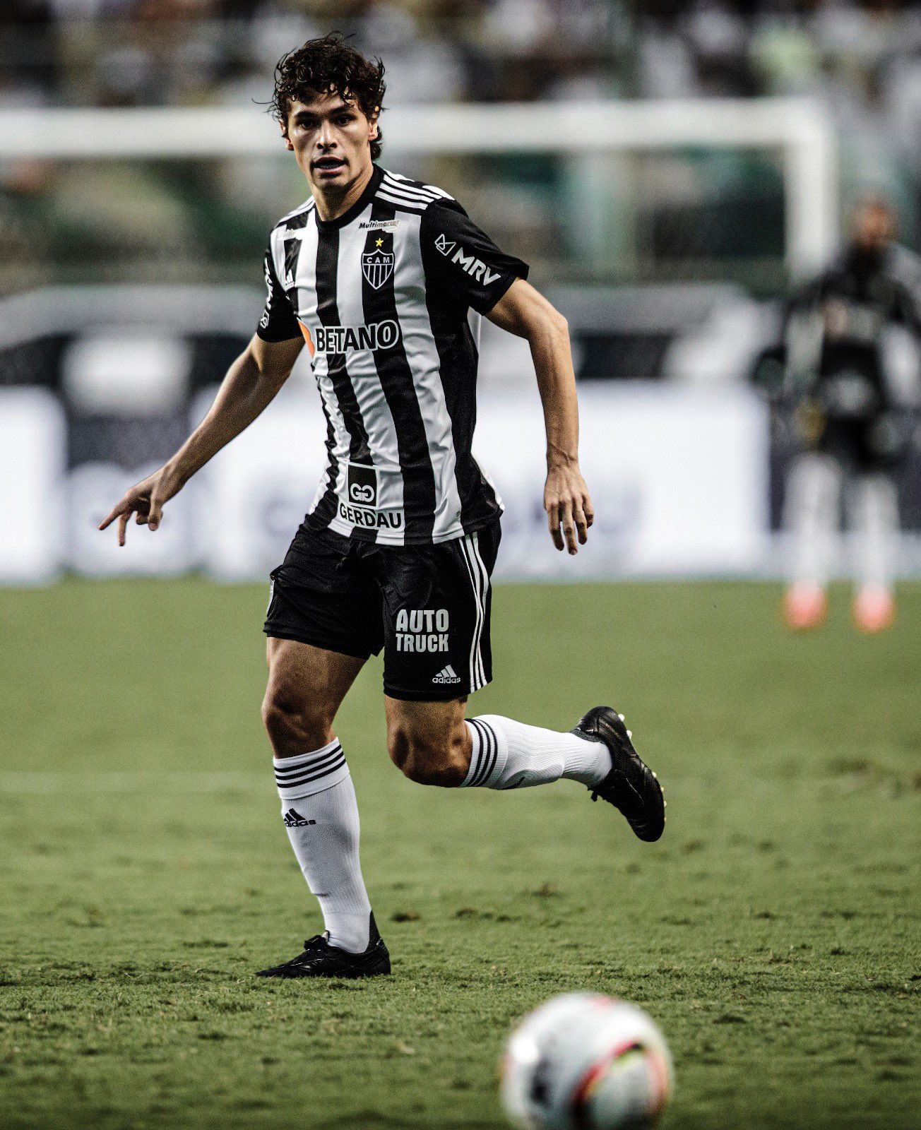 Santos perto de fechar contratação de Dodô do Atlético-MG