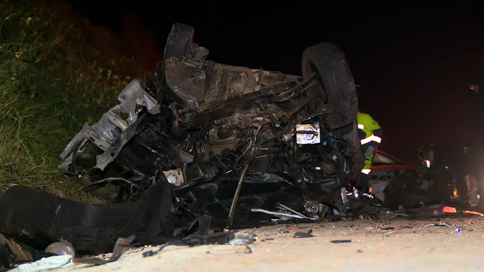 Polícia investiga acidente que deixou quatro mortos na Rodovia Santos Dumont 