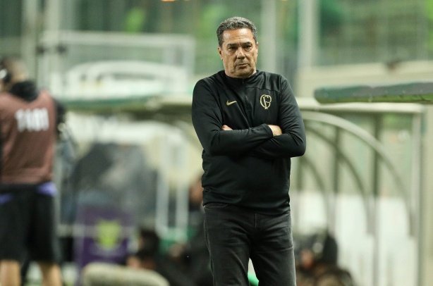 Apesar do sufoco, Luxemburgo diz que esquema do Corinthians deu certo em La Plata