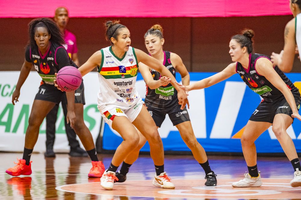 Em jogo emocionante, Campinas vence Sampaio e sai frente na semifinal da LBF