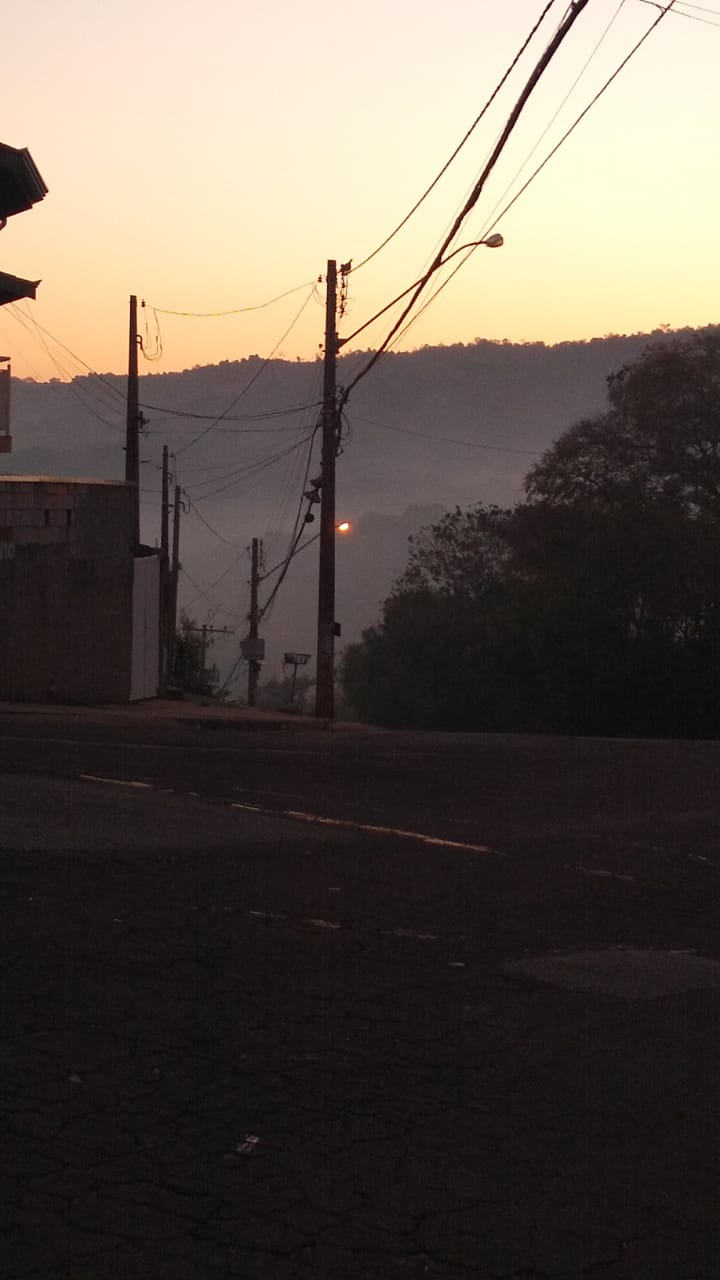 Fumaça de queimada cobre Valinhos na manhã desta sexta-feira; ouvintes relataram situação