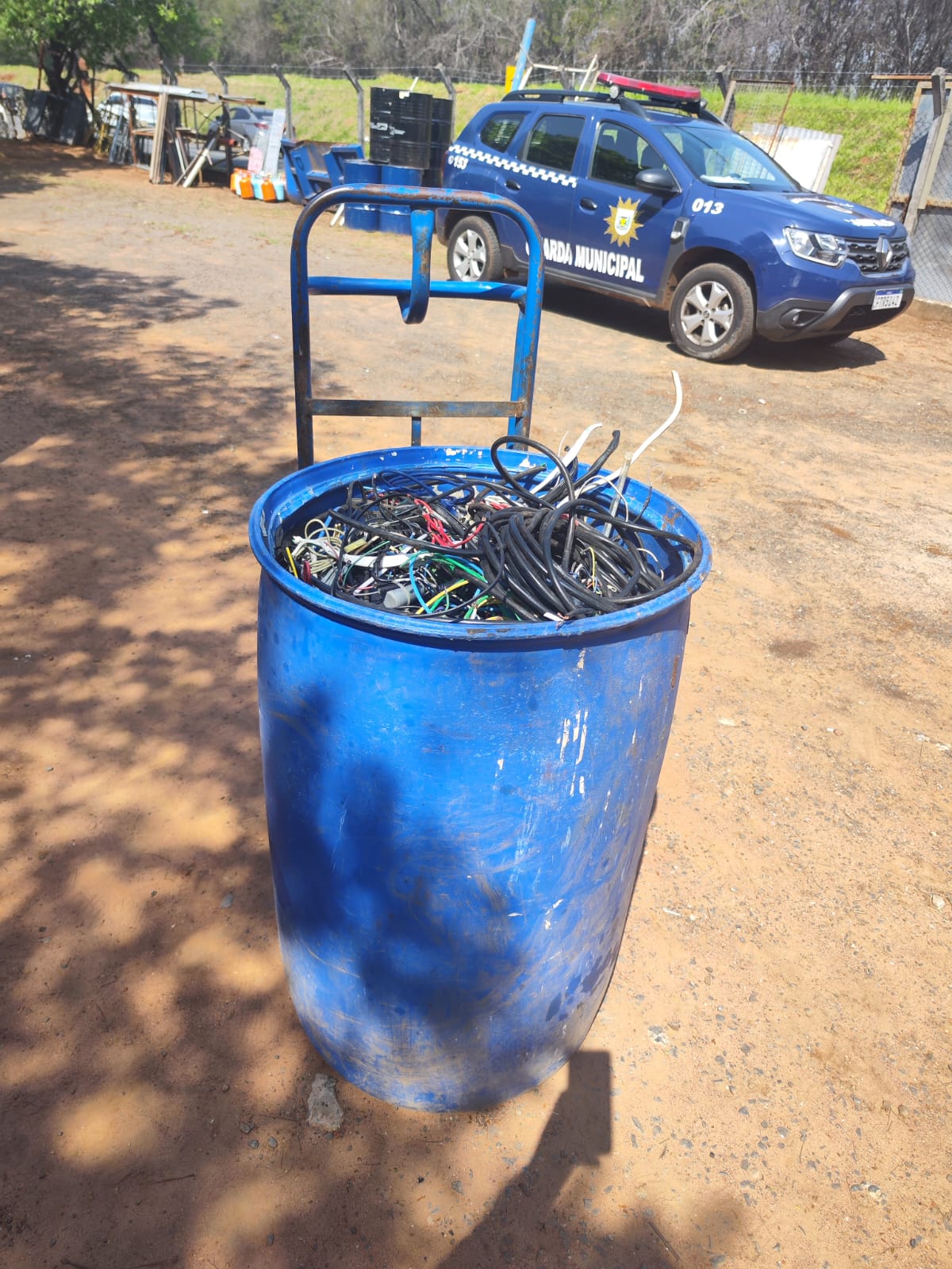 Homem é preso e 136kg de fios de cobre são apreendidos em operação da Polícia e GM