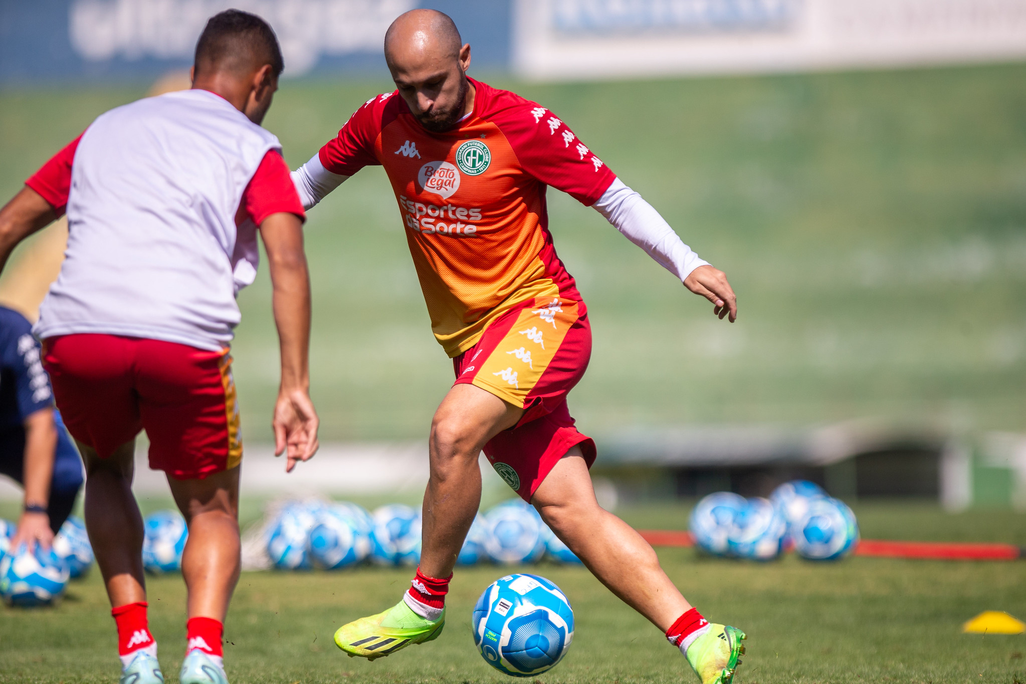 Isaque e Régis são desfalques contra o Sport; Louzer aguarda DM para definir equipe titular