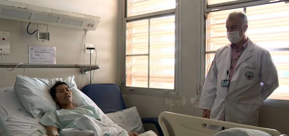 Jovem que se feriu indo para ‘rolezinho’ tem alta; investigação avança