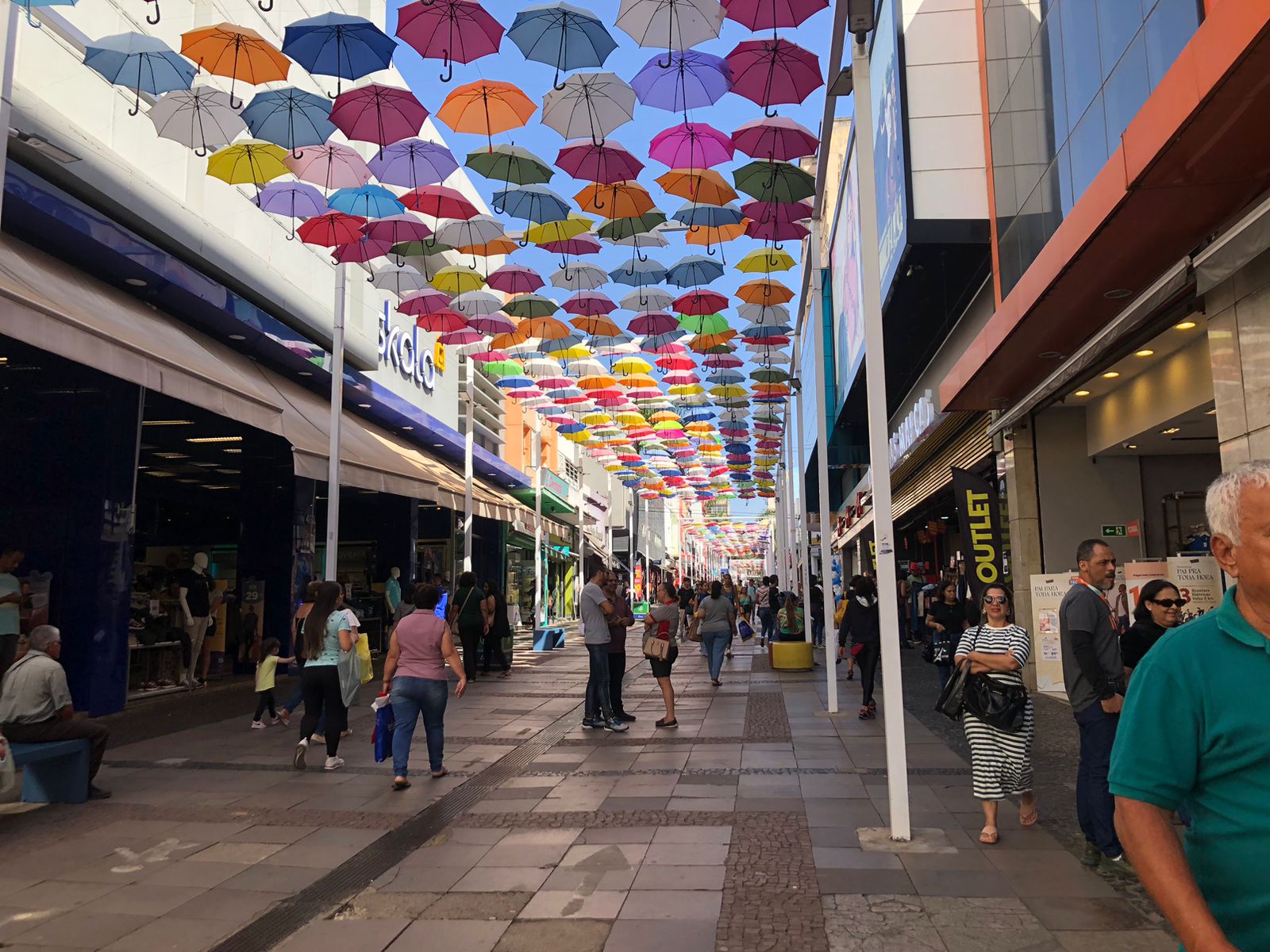 R1 é o valor médio do presente para o Dia dos Pais; comércio está otimista