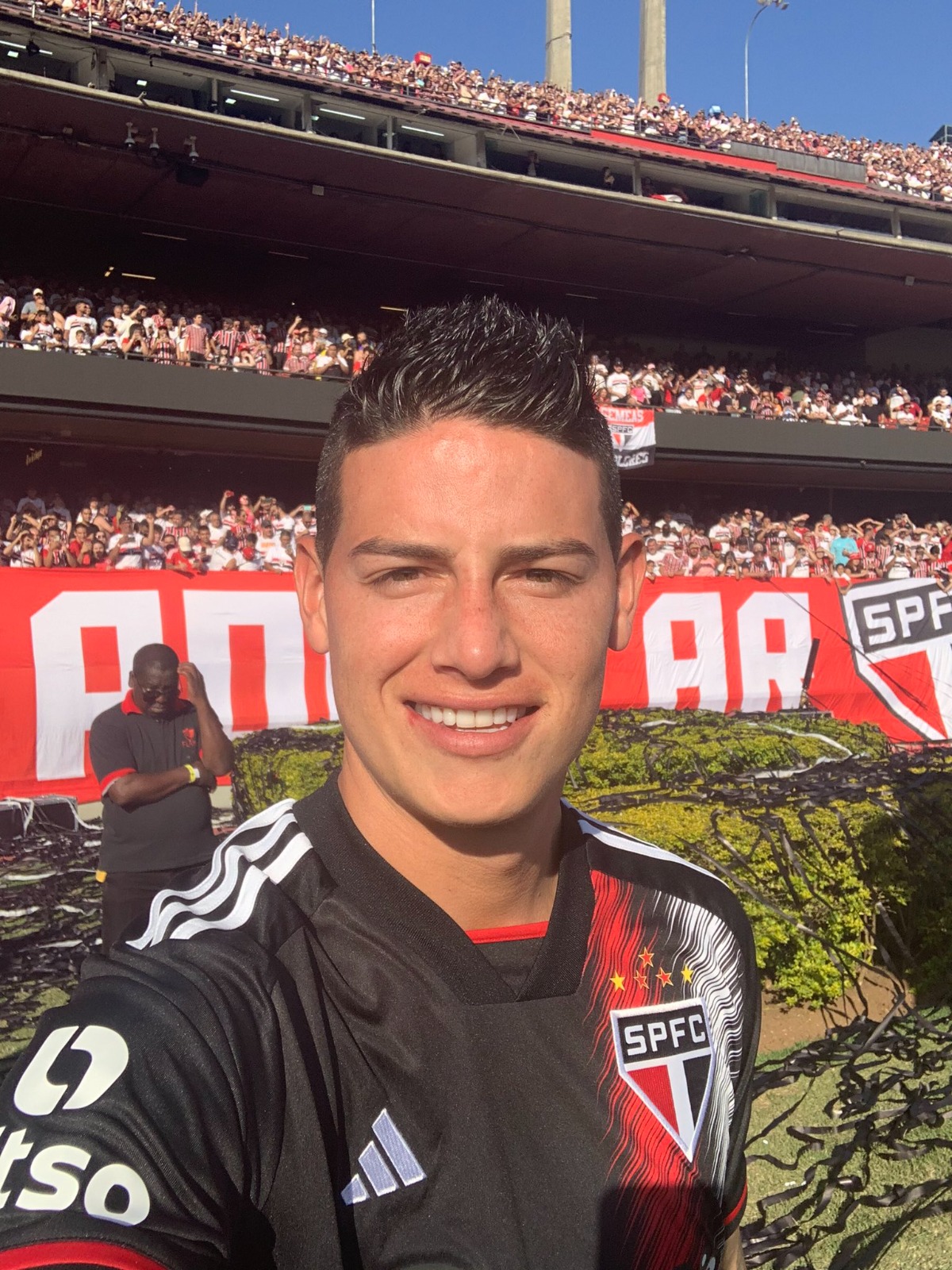 São Paulo registra James Rodríguez e deve estrear contra o Flamengo