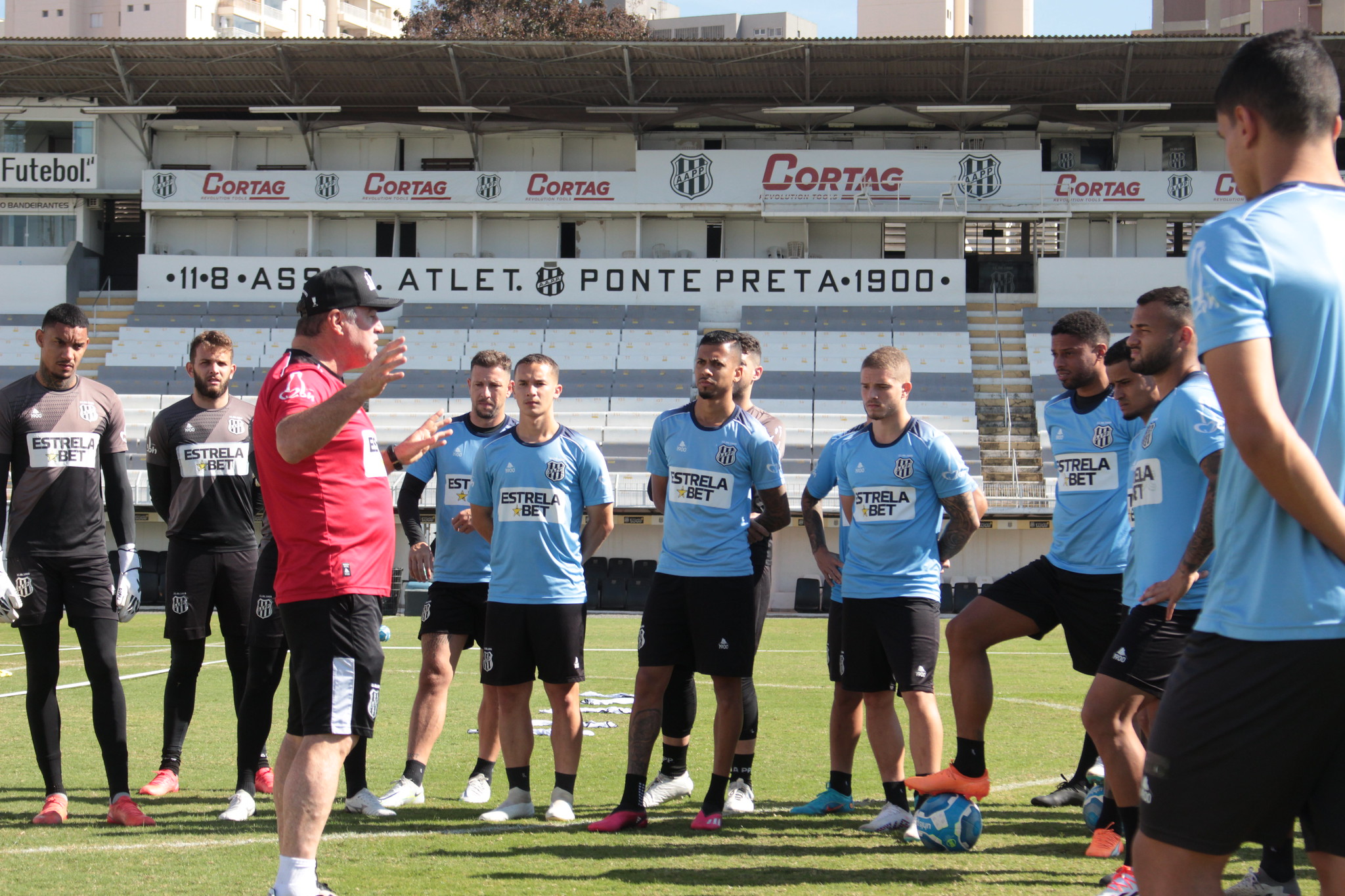 Vitória da Chapecoense deixa Ponte Preta mais próxima do Z4 da Série B