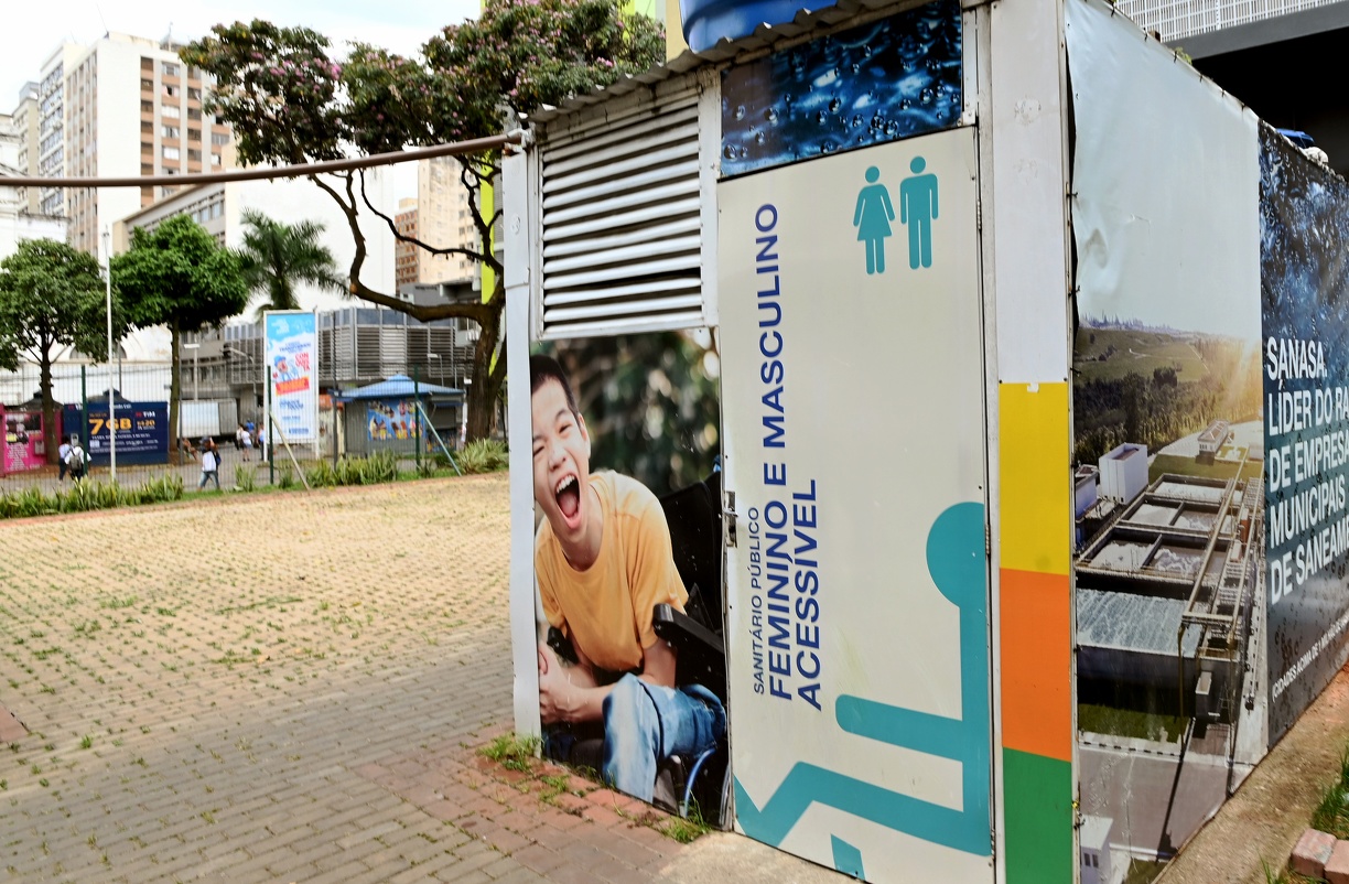 Banheiro público feminino na Praça Rui Barbosa é reaberto, em Campinas