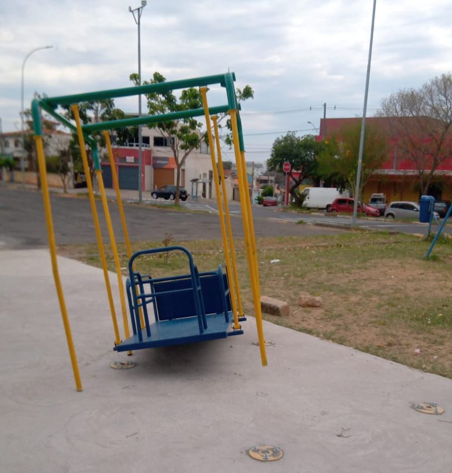 Vandalismo sem fim em Campinas: balanço para crianças com deficiência é destruído