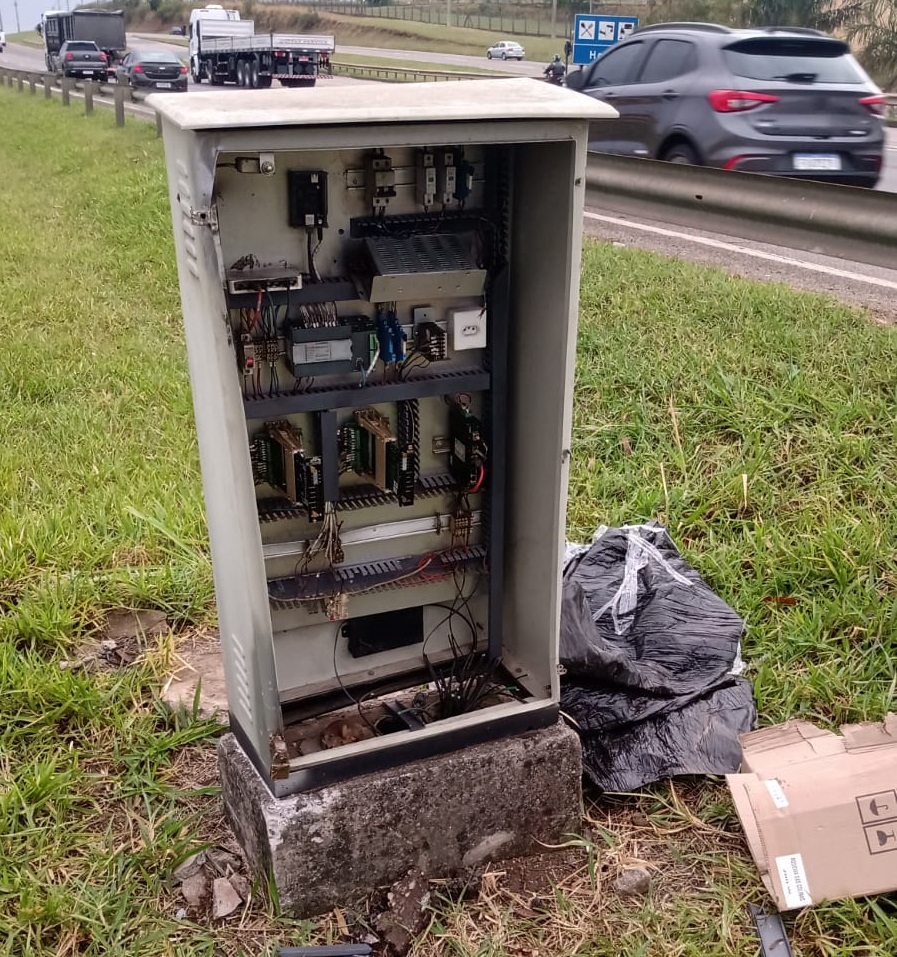 Homem é preso após furtar caixa de energia do Ponto a Ponto na Santos Dumont