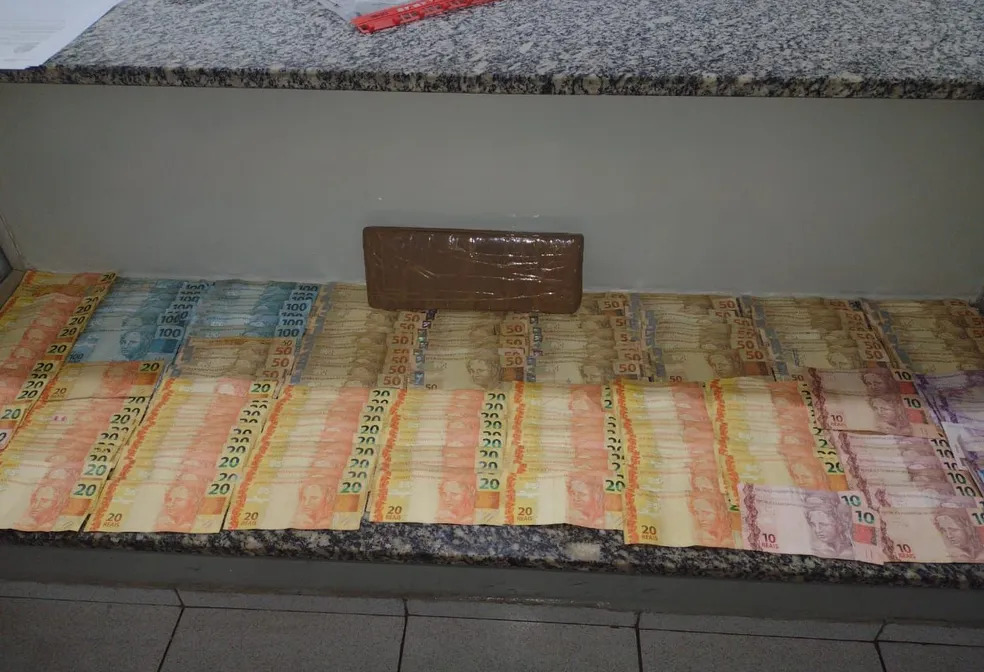 Homem é preso com R$ 7,3 mil do tráfico de drogas em Limeira