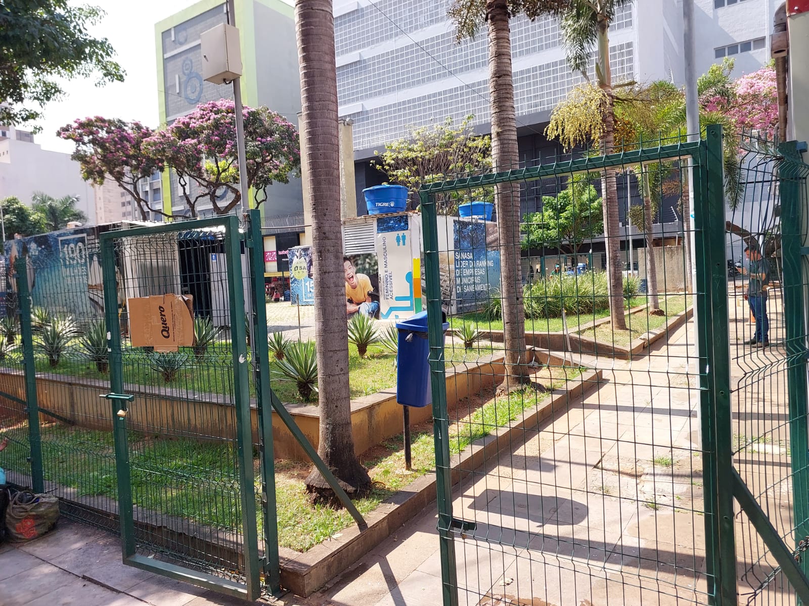 Prefeitura reabre banheiros públicos da praça Rui Barbosa