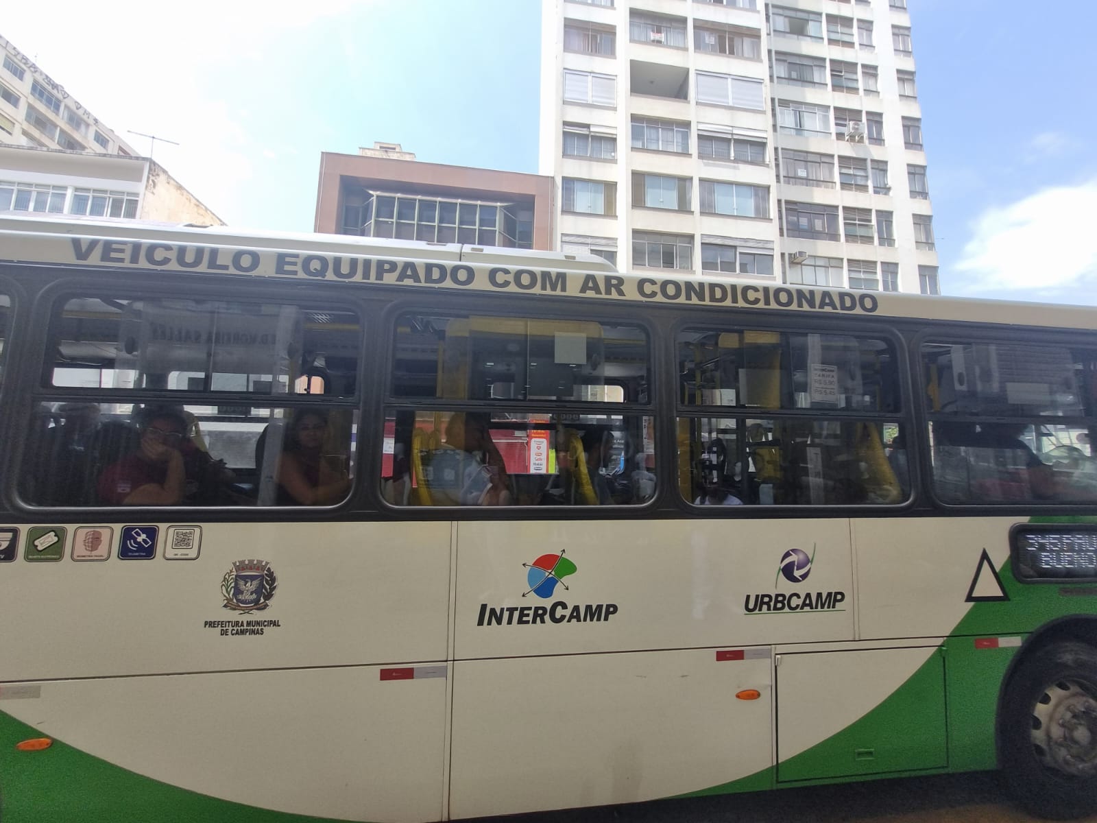 Usuários do transporte coletivo reclamam de ar condicionado desligado em dias de ‘calorão’