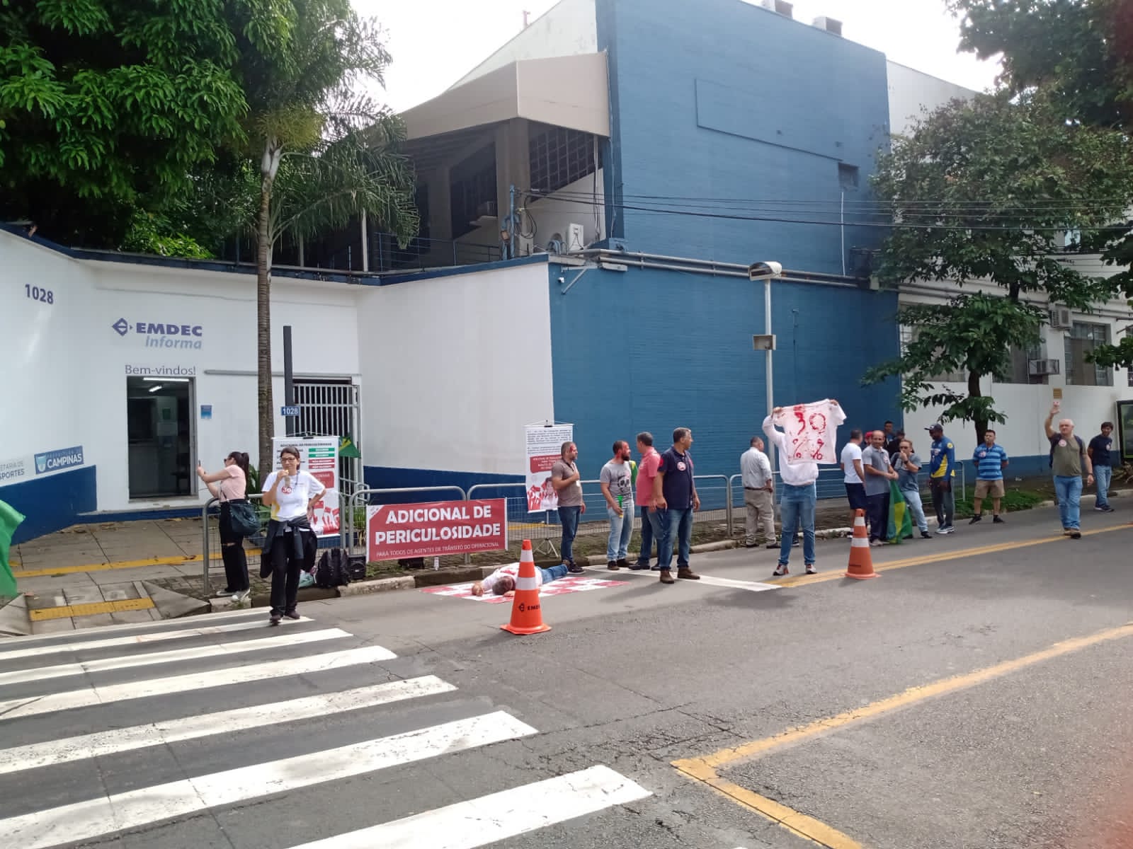 Agentes da Emdec protestam por adicional de periculosidade