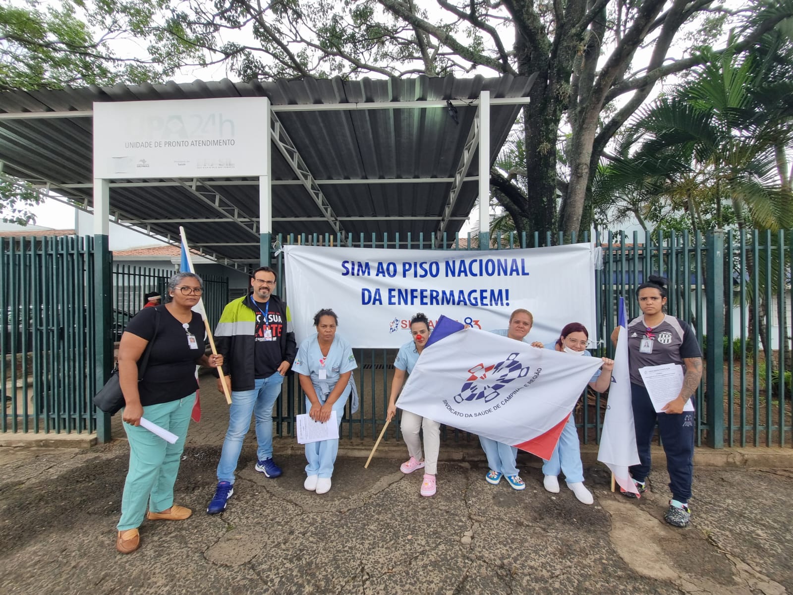 Greve de técnicos de enfermagem: prefeitura deposita dinheiro para empresas