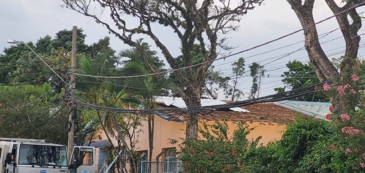 Escolas de Vinhedo permanecem fechadas após estragos causados pela chuva