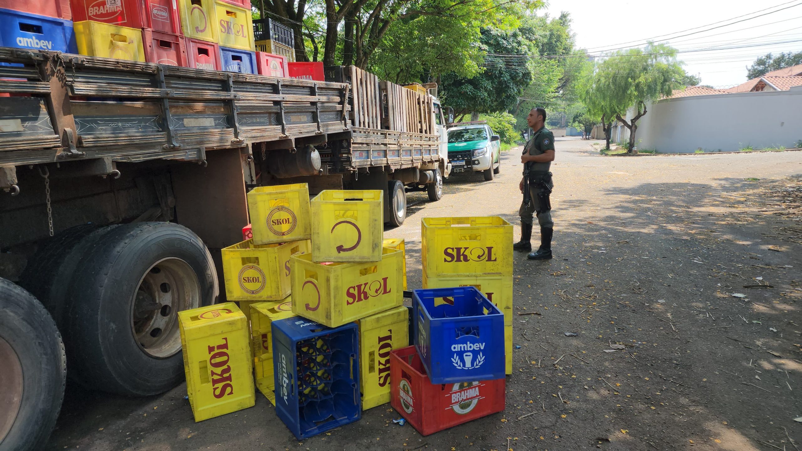 Guarda Municipal flagra descarte irregular de 600 litros de cerveja em Limeira