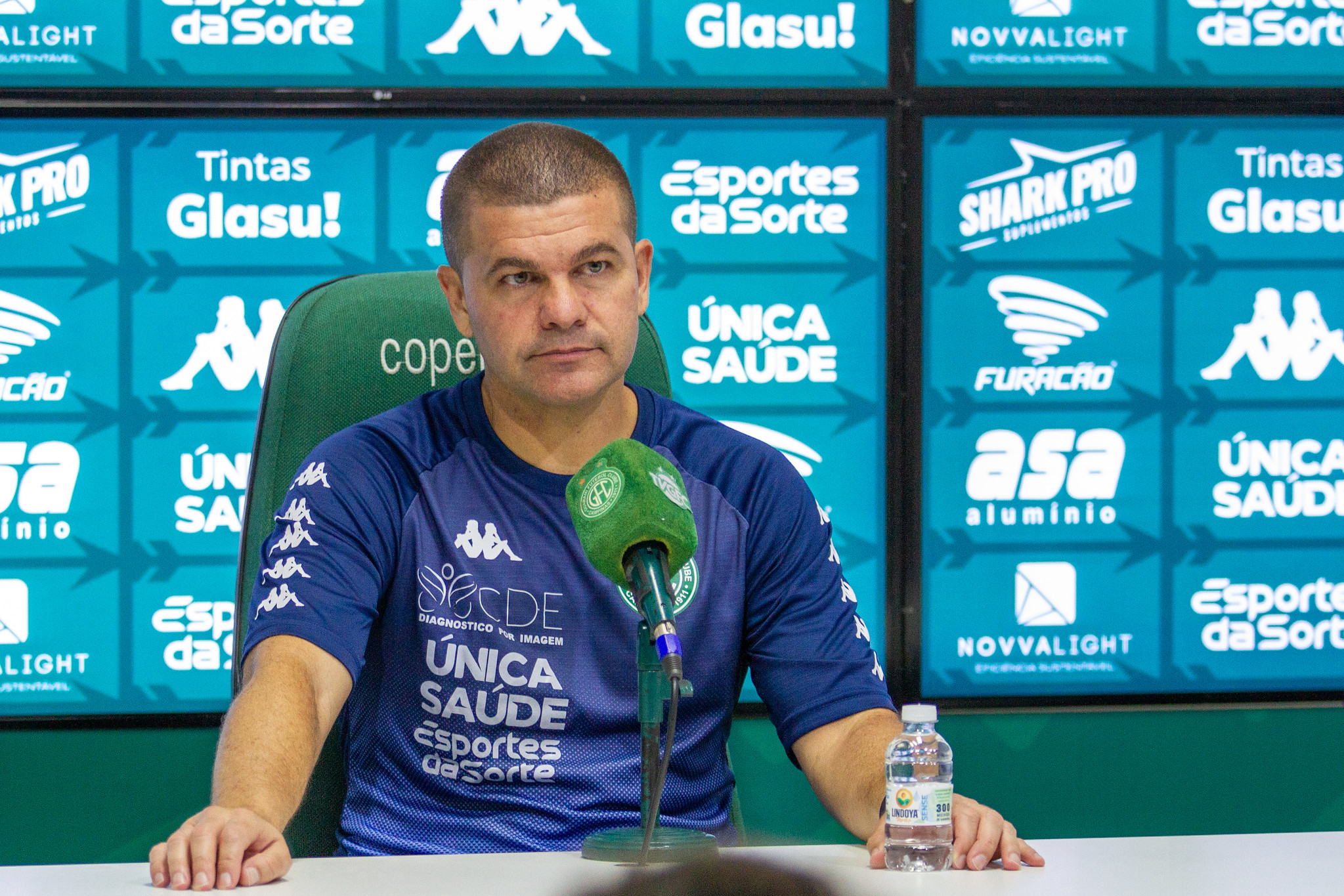 “Ponto muito importante na competição”, afirma Louzer após empate com o Vila