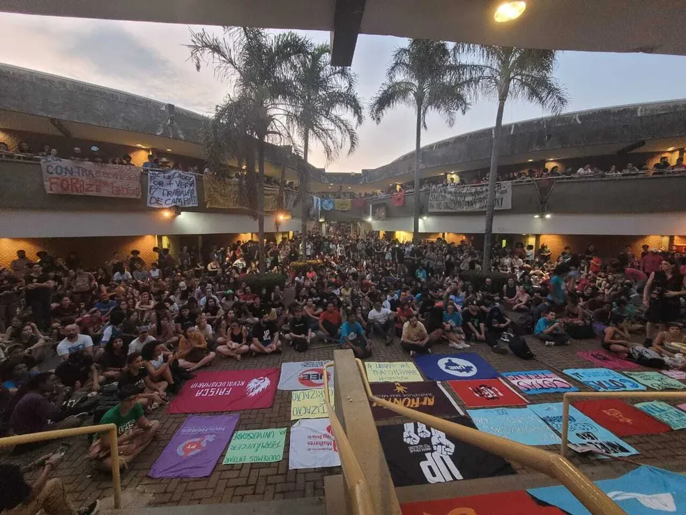 Unicamp afasta professor envolvido em briga com aluno dentro do campus