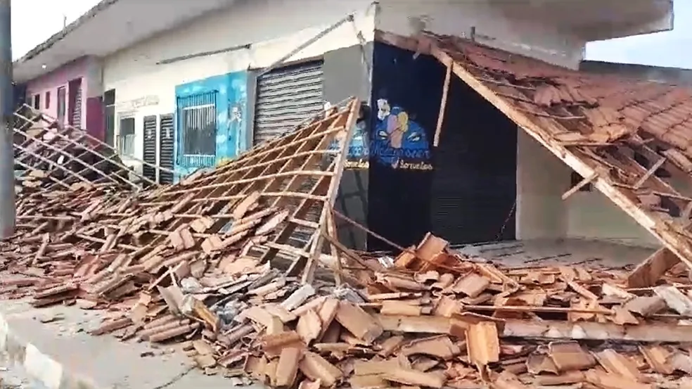 Sorveteria fica destruída após ser atingida por carro em Sumaré