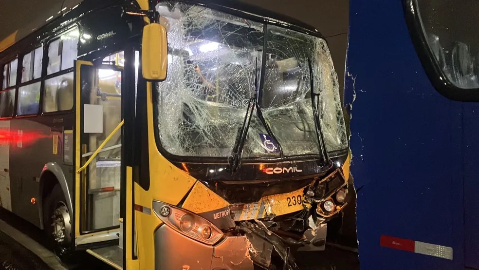 Colisão entre ônibus em Campinas deixa 14 pessoas feridas