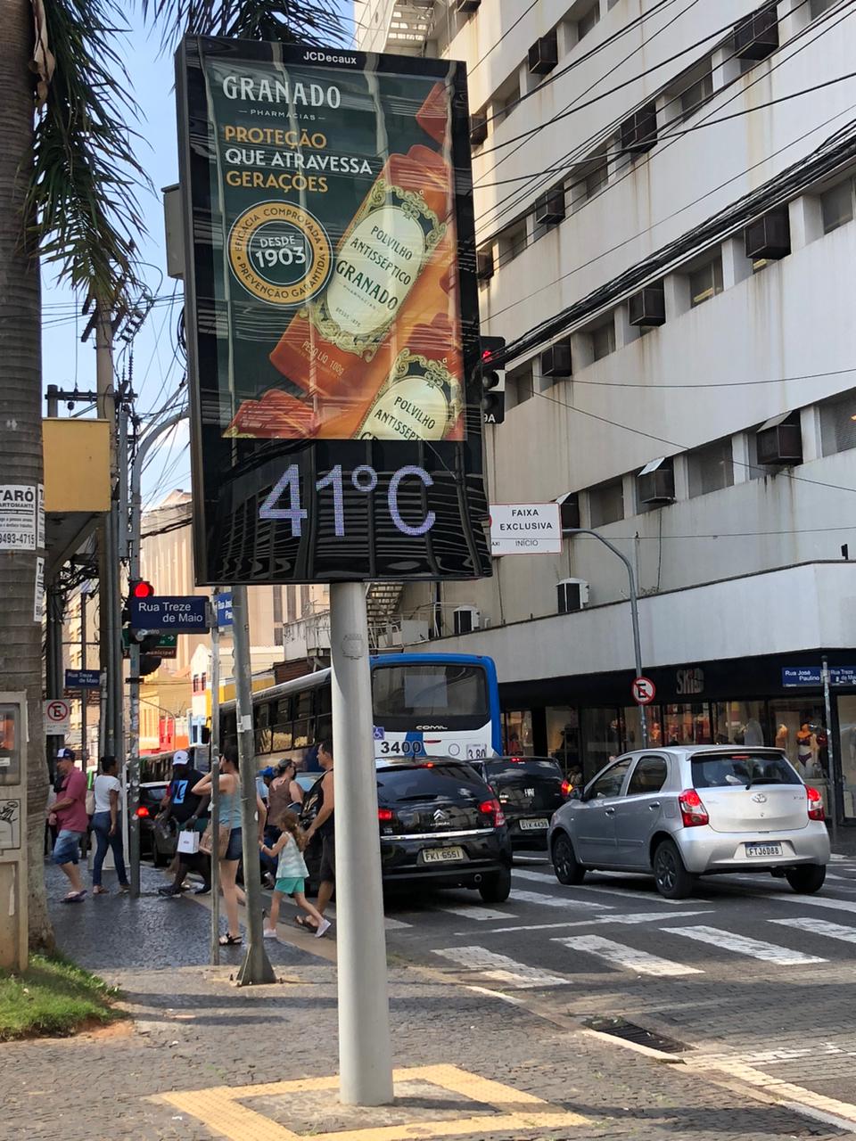 Comerciantes celebram alta nas vendas de bebidas diante do calor intenso