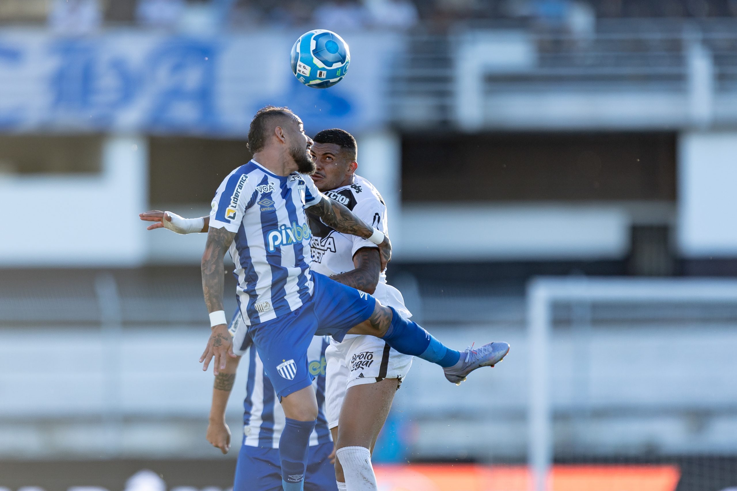 Derrota para o Avaí coloca a Ponte Preta no Z4 faltando três jogos para o fim da Série B