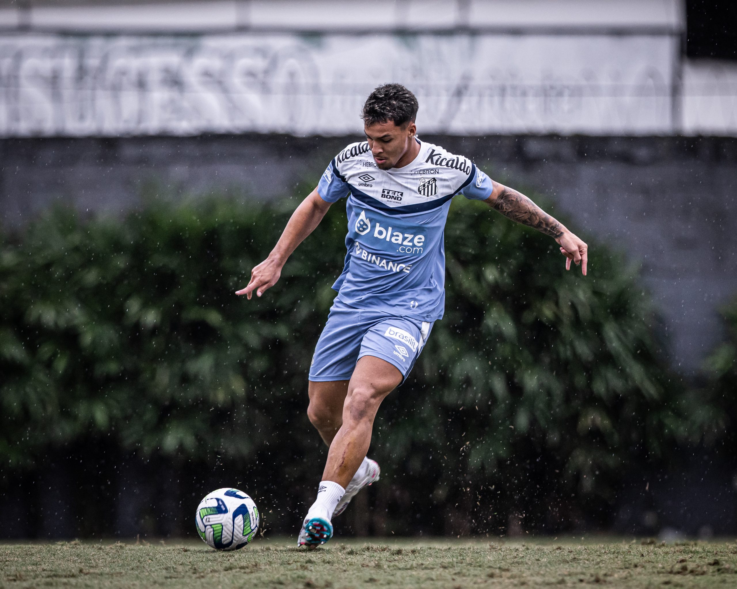 Desta da equipe, Marcos Leonardo volta é a esperança do Santos contra o Botafogo-RJ