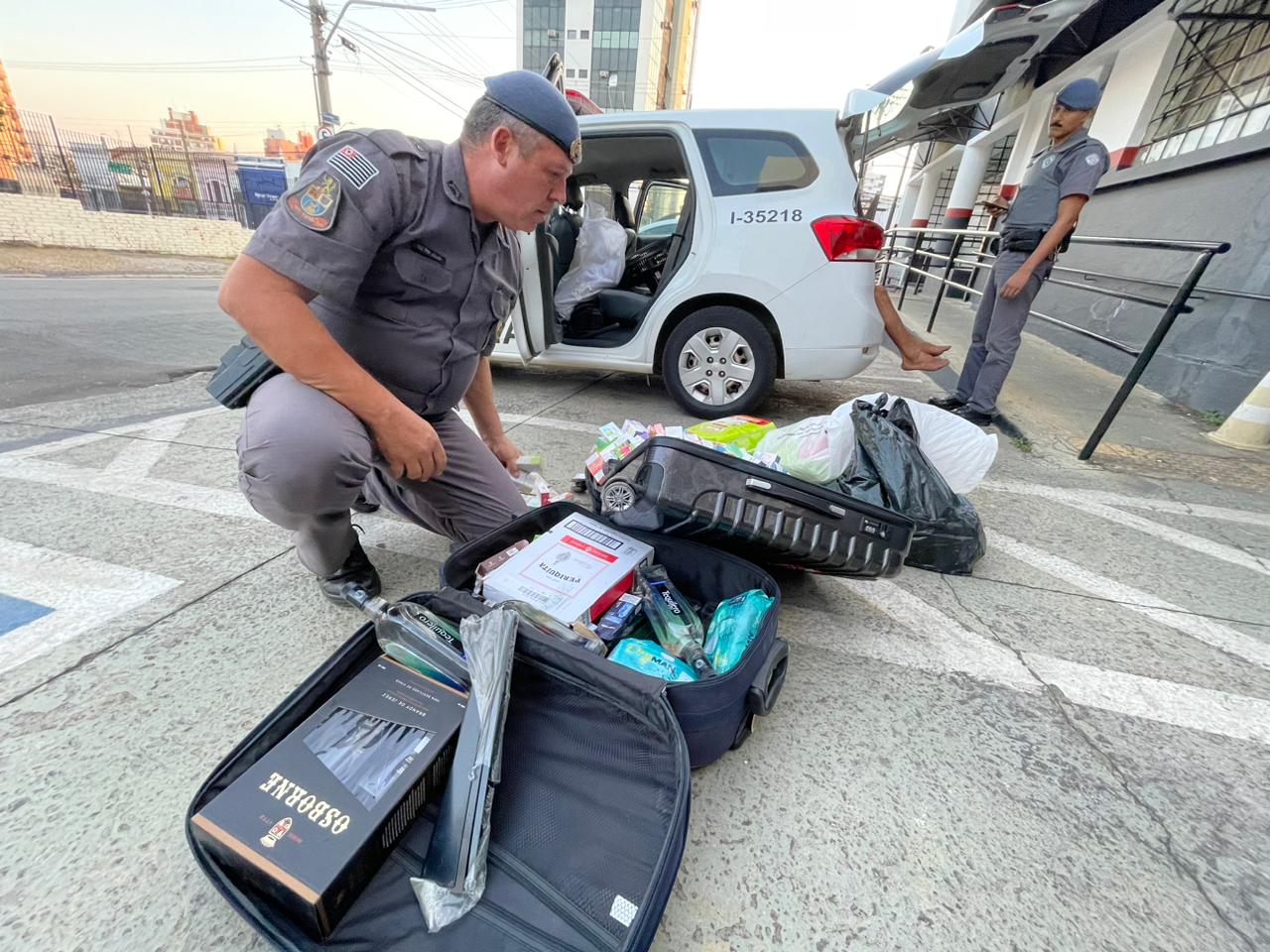 Dois homens são presos com vários produtos roubados em Campinas