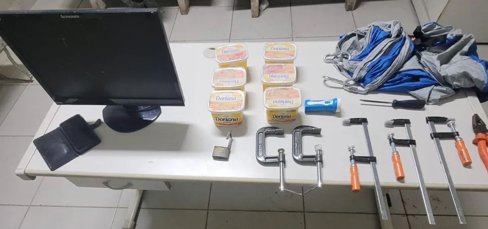 Homens que furtaram monitor e ferramentas de secretaria de Piracicaba são presos