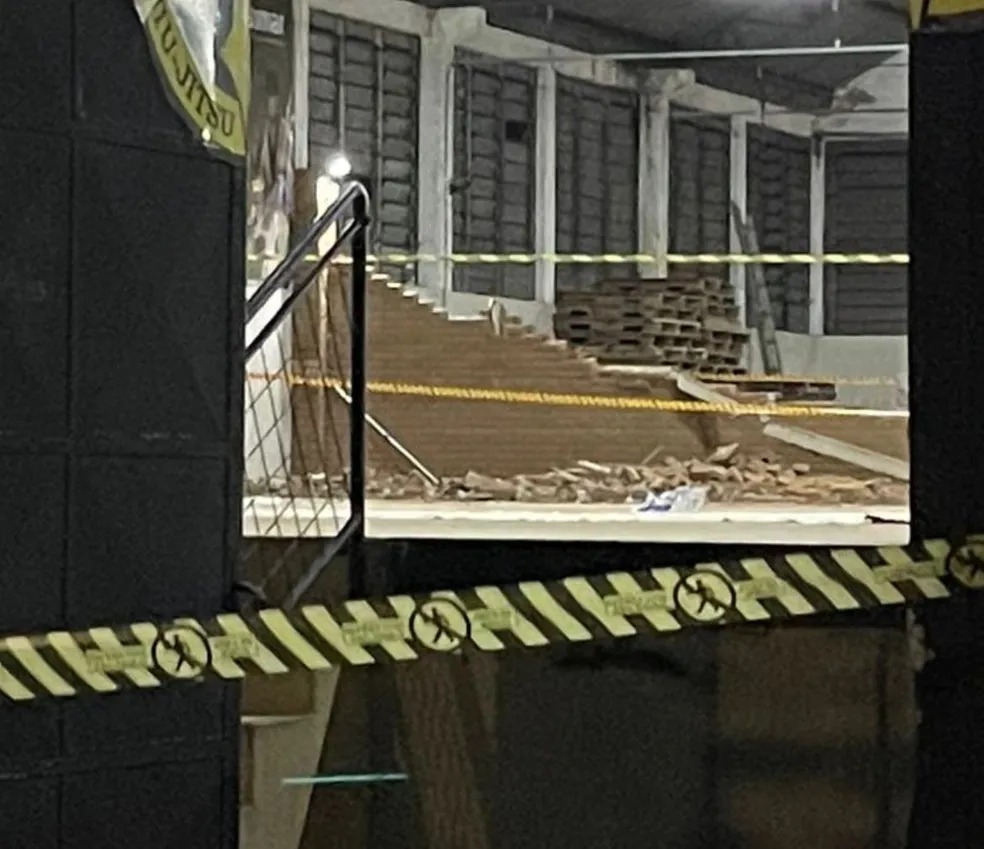 Menino de 11 anos que ficou ferido após queda de parede tem alta